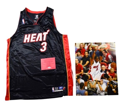 Dwayne Wade Autographed Black Miami Heat Jersey & 16x20 Photo